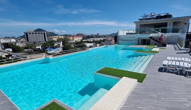 Romantic and comfortable property ideally located