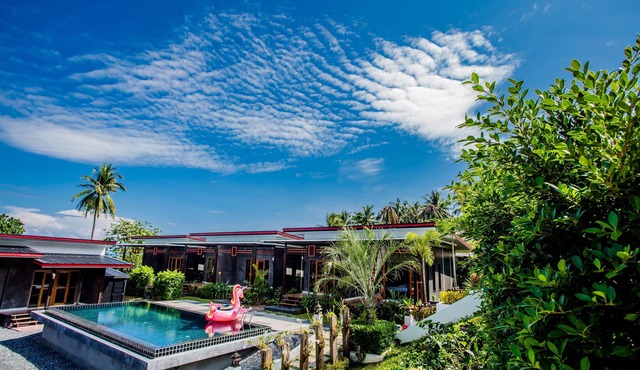 Room Only · Deluxe Room, 16min to Phuket Old Town