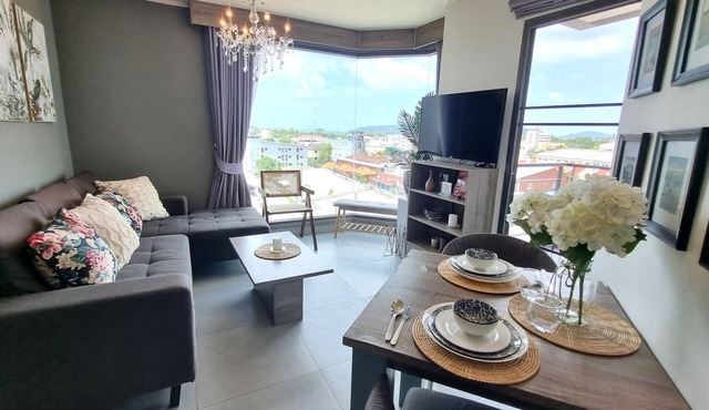Sea View 35 sqm Condo, 6th Floor, WiFi 200 mbps, Pool, Next To Shopping Mall