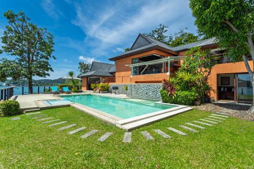 Seafront 5BR Pool Villa Nambo in Panwa