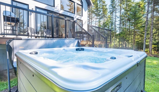 Spa and Pool Table | Chalet Ayoka in Shannon