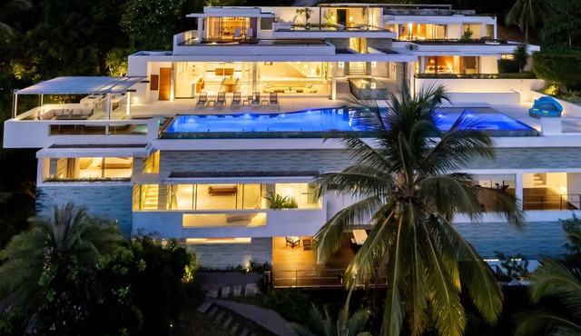 Splash 4 Bed :Contemporary Tropical Five Star Villa