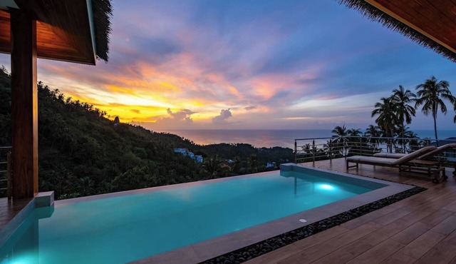 "Sunrise Hills" Tranquil 4br pool villa sea view