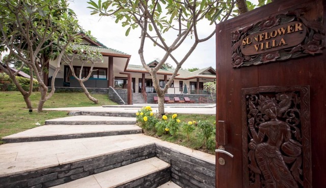 Super deluxe 5 bed room sea view villa with spacious pool in beach resort