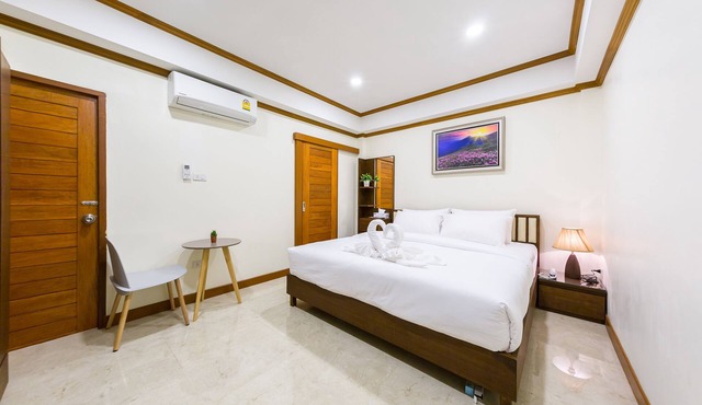 Suthep Home & Hostel