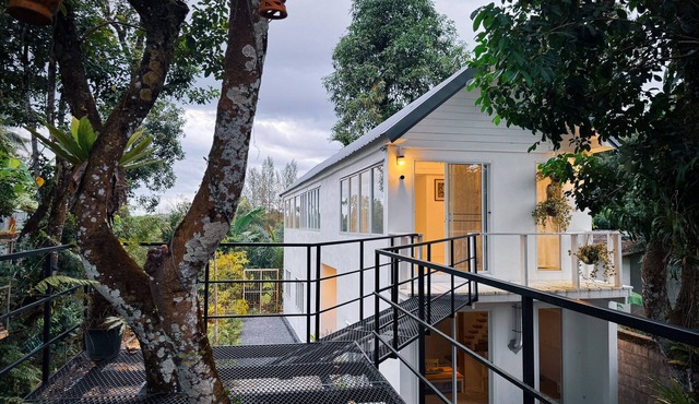 Takua Pa Home - Kick back & relax in this calm, stylish private villa.