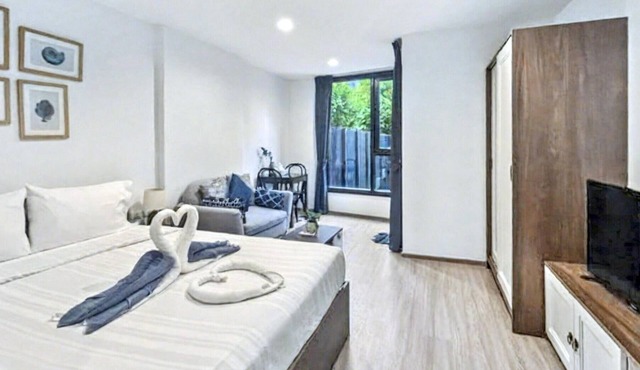 The Base - New Studio Great location, shared Pool