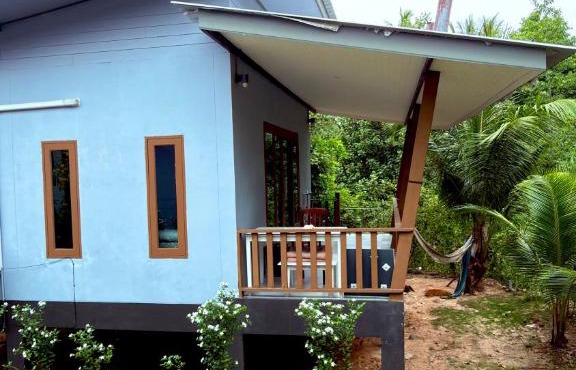 The Canal Hut Chaloklum