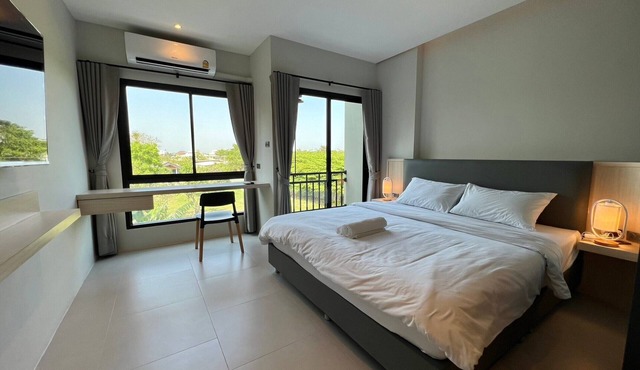 The Way Hotel Banpong