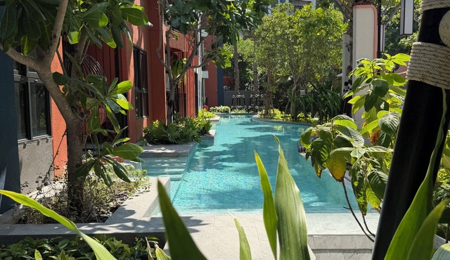 Tropical pool resort new modern studio, 5 min walk to the beach in Hua Hin