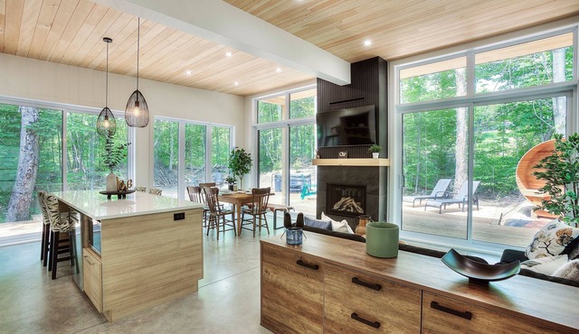 Valhalla Tremblant Cabin Retreat-Jacuzzi/Sauna in La Conception