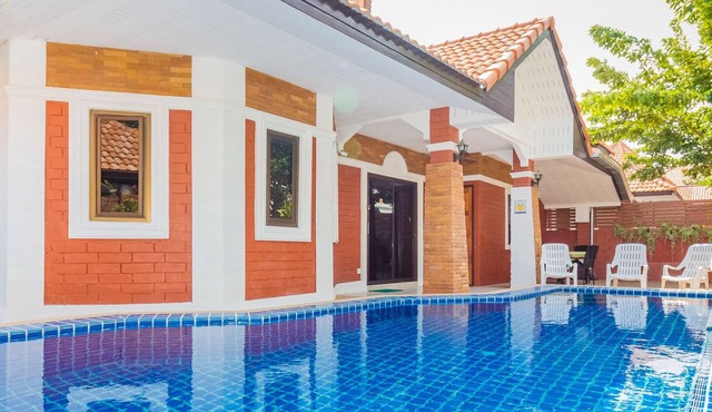 Villa 4 bedrooms with private pool 5 minutes Walking Street and beaches