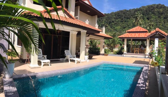 Villa Vanda 4 bedrooms by Orchids pool Villas