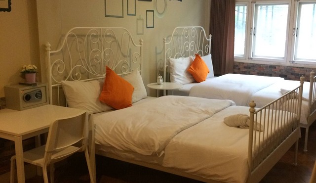 VX The Fifty - Hostel