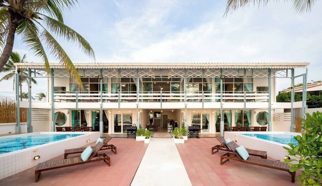 Wander at Bayside 19 | Whole Estate: Mansion + CocoHut (sleeps 32)