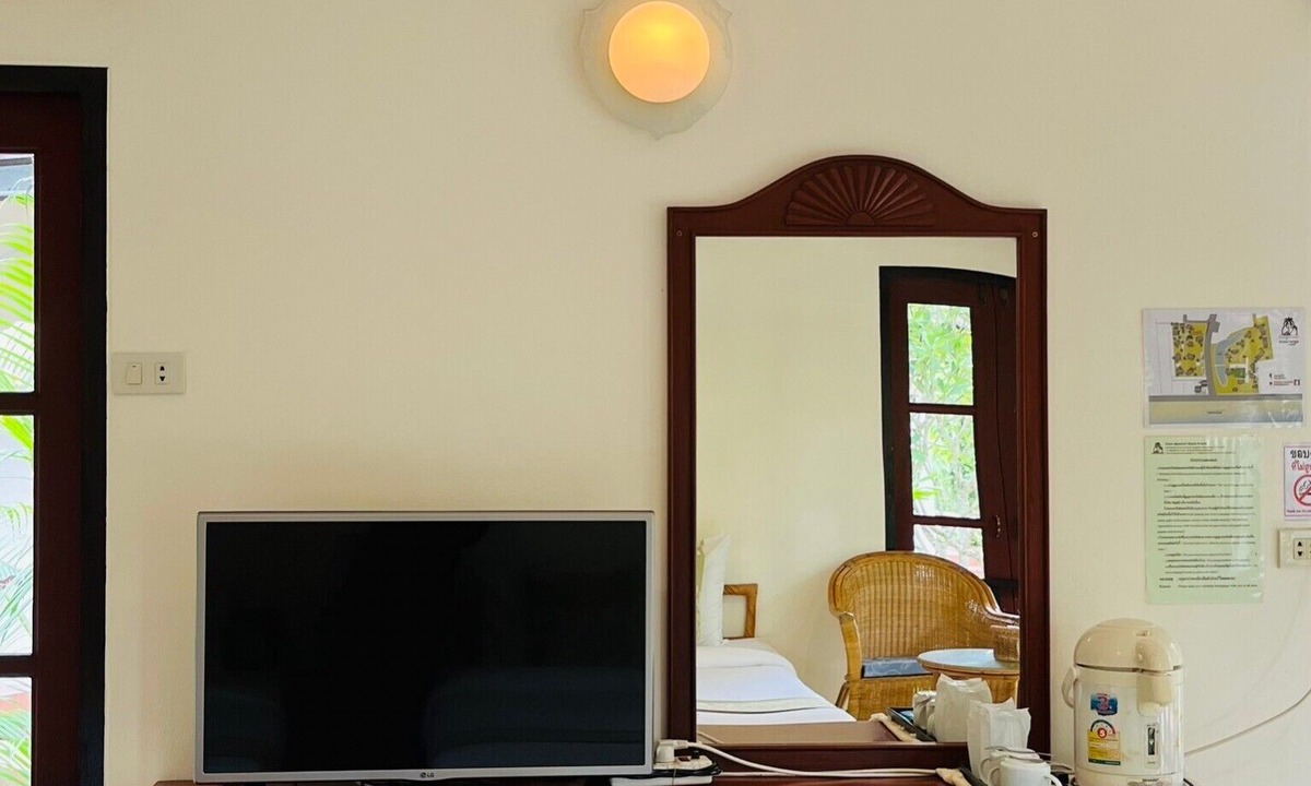 Thong Chai Hotel | Suan Bankrut Beach Resort