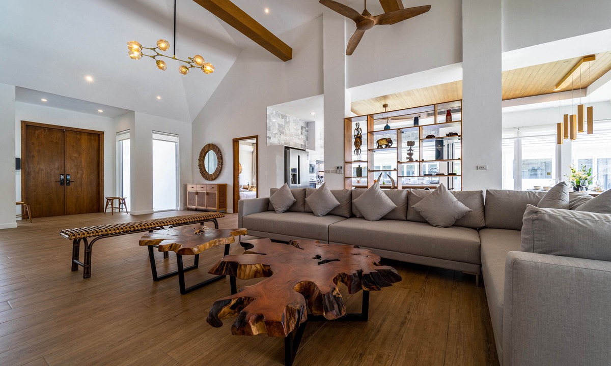 Hua Hin Villa | Luxury 7 Bedroom Pool Villa - WL67