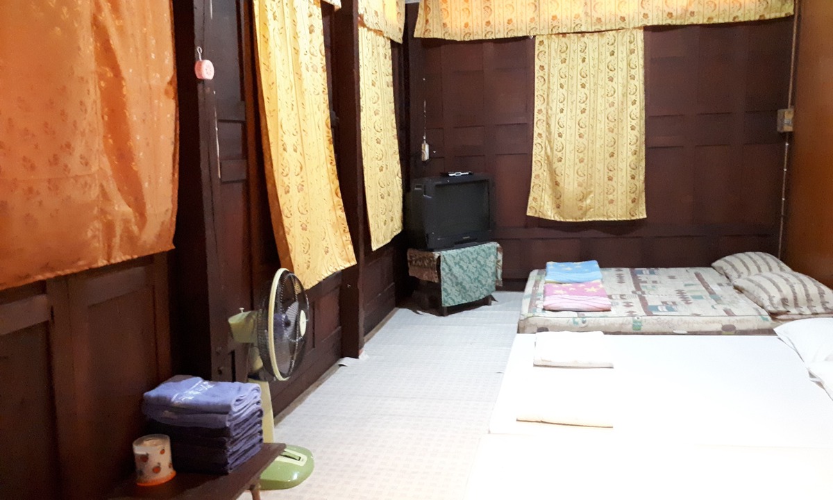 Amphawa House | Baan Khunyaichuea