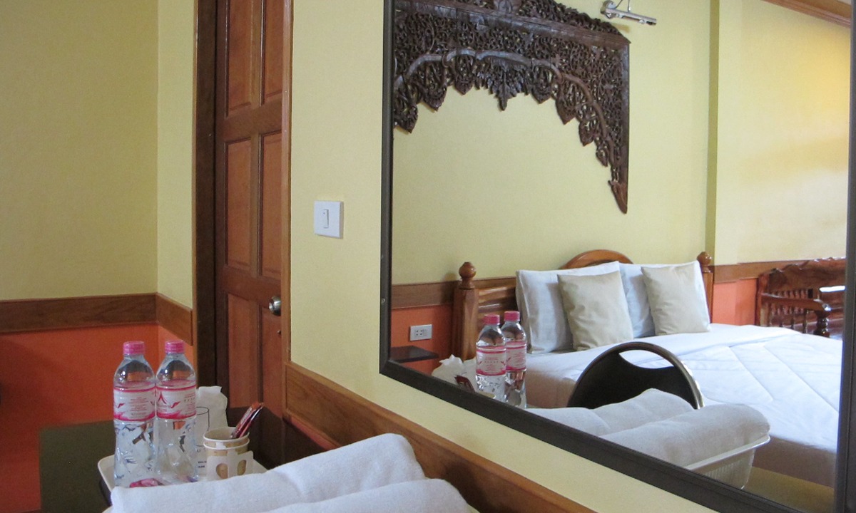 Tha Chang Hotel | Phuendernthang Resort