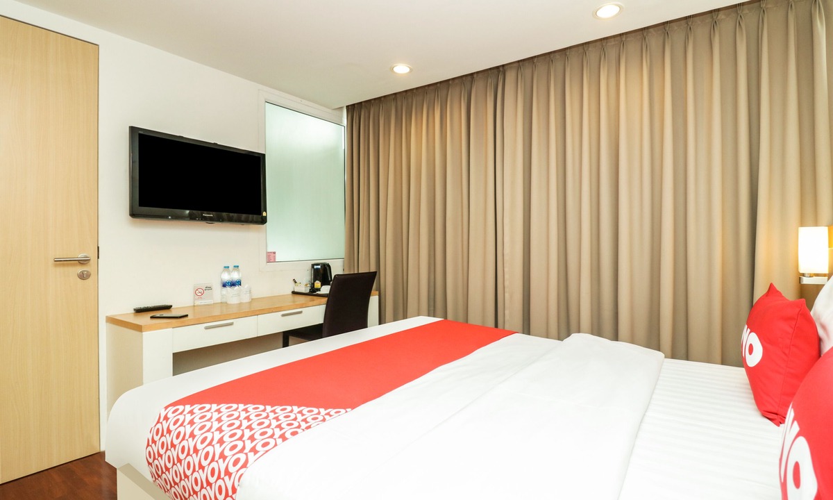 Si Phraya Hotel | OYO 225 Premier Place Hotel