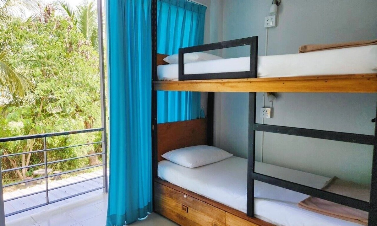 Khuekkhak Hostel | Theppahrak Hostel Khaolak