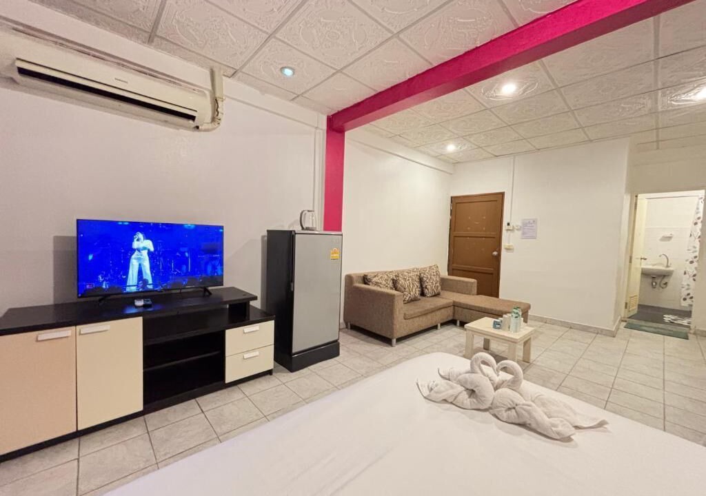 Nong Prue Hotel | Pattaya Charm