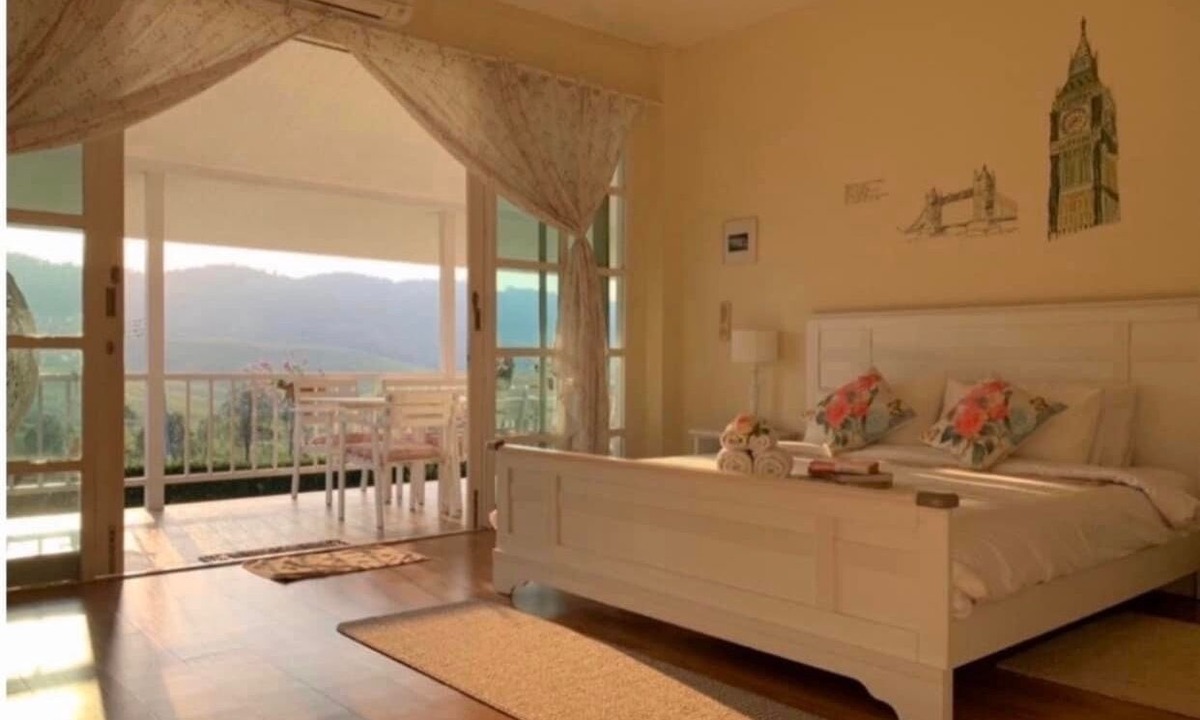 Khao Kho Villa | Misty English Cottage