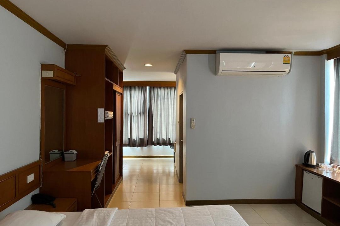 Chai Badan Hotel | Naraigrand Hotel (โรงแรมนารายณ์แกรนด์)