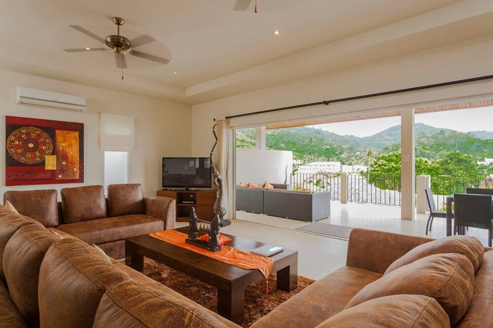 Photo of Livingroom in Nai Harn