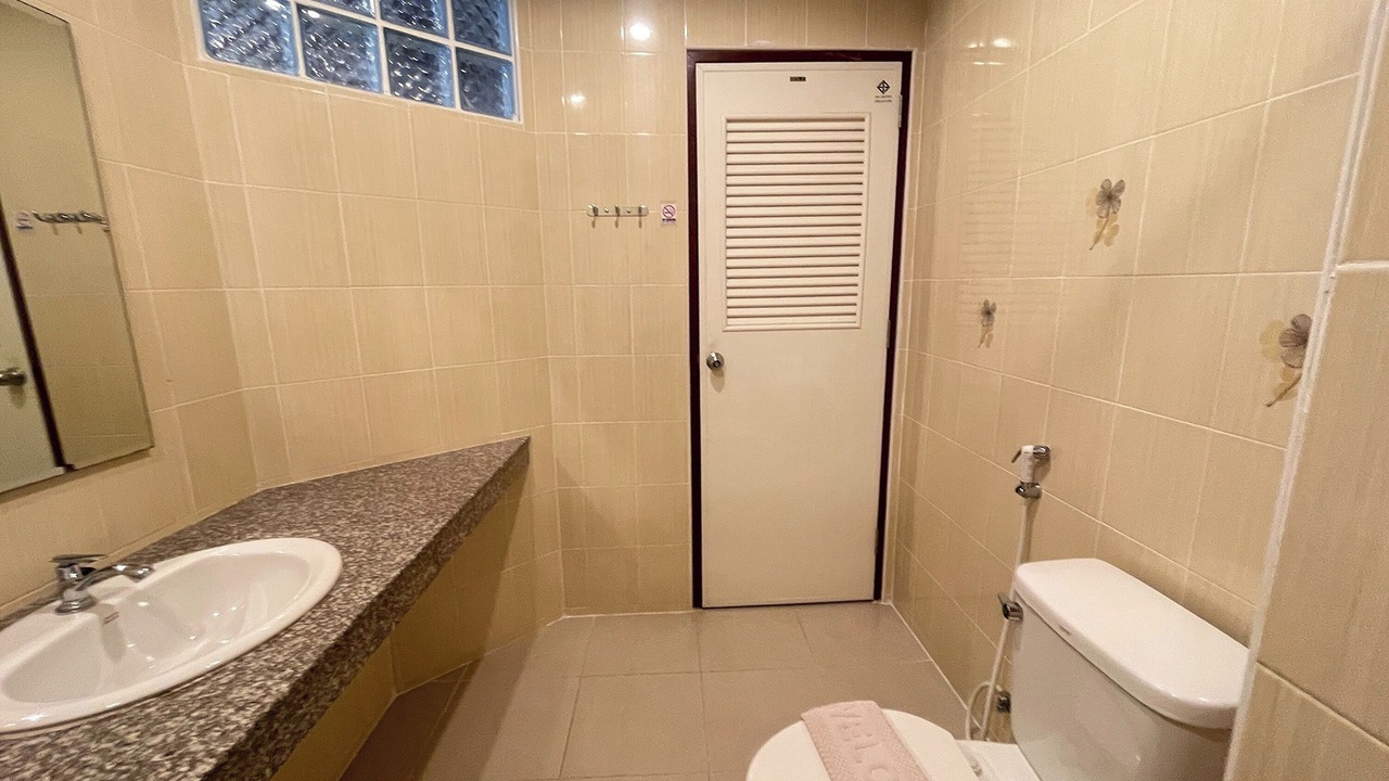 Photo of Bathroom in Pak Nam