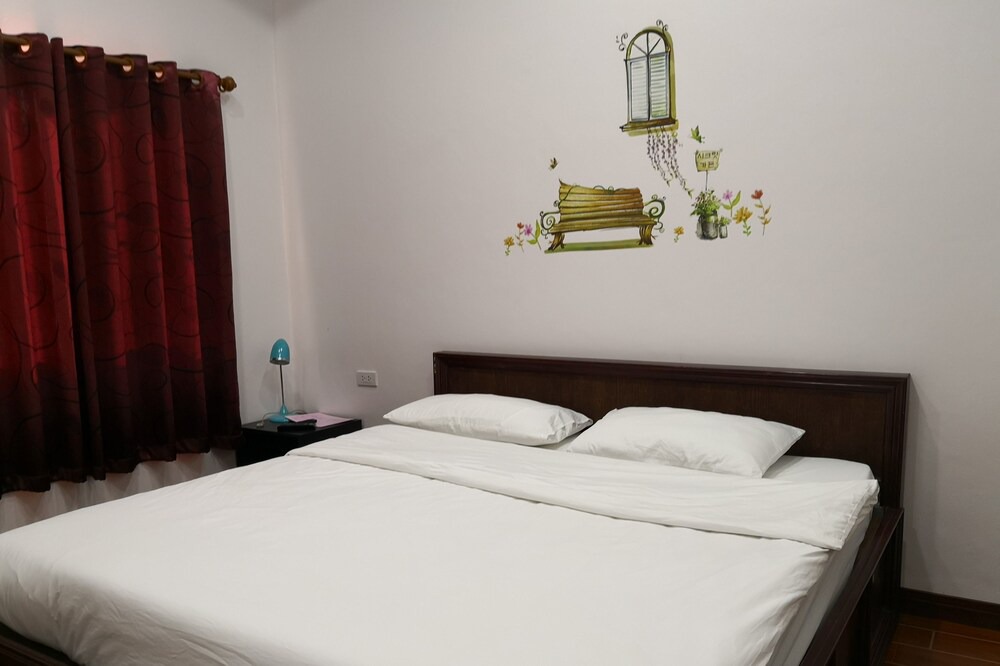 Photo of Bedroom in Si Thep
