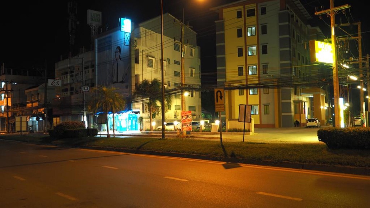 Photo of Buildings in Makham Tia