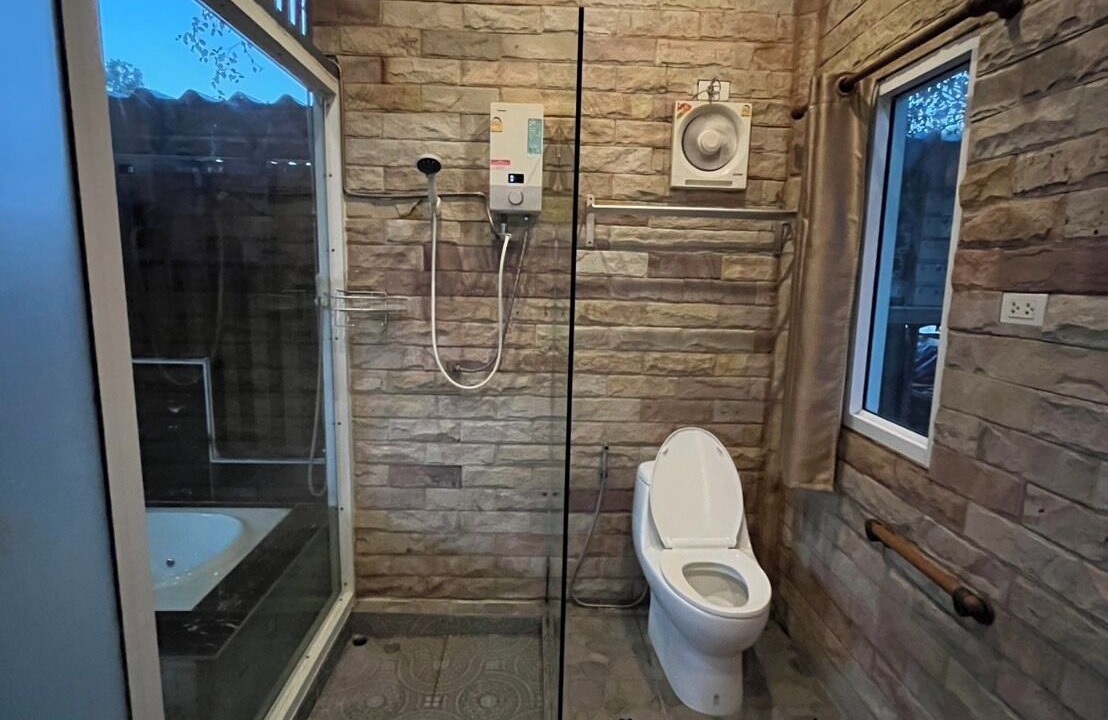 Photo of Bathroom in Pak Tho