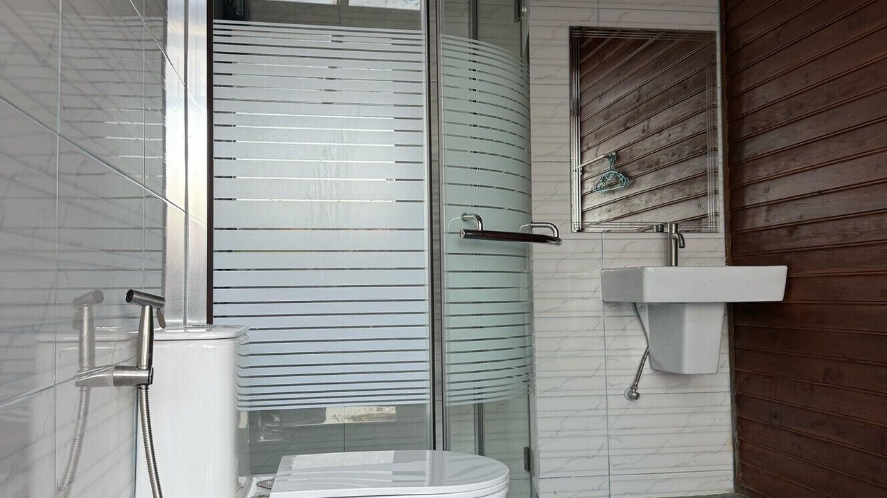 Photo of Bathroom in Pong