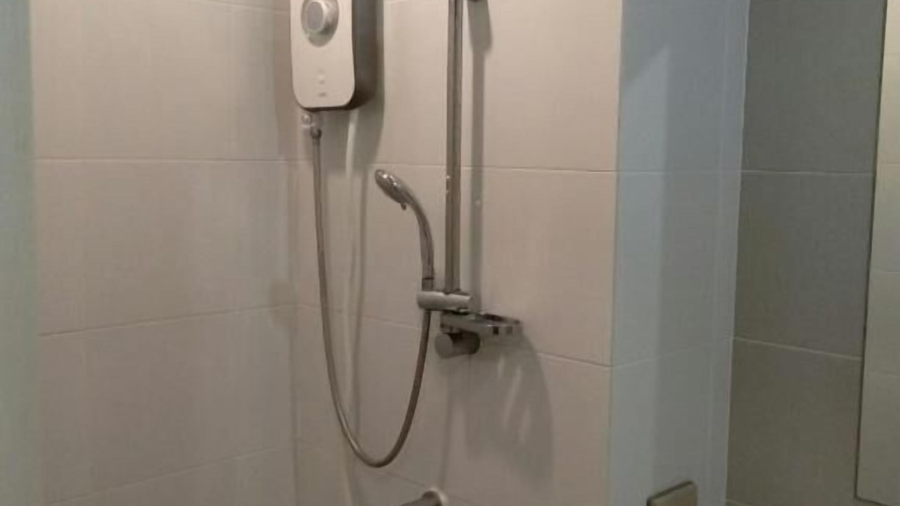 Photo of Bathroom in Thanon Phetchaburi