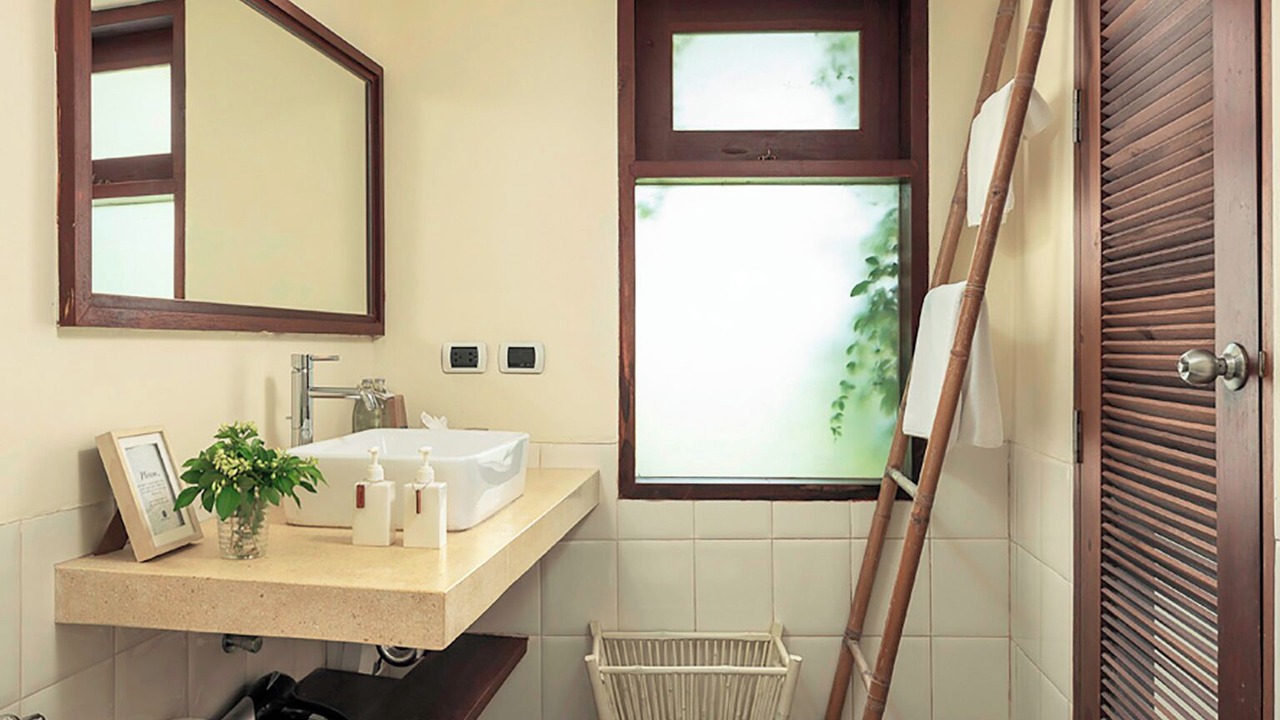 Photo of Bathroom in Laem Set