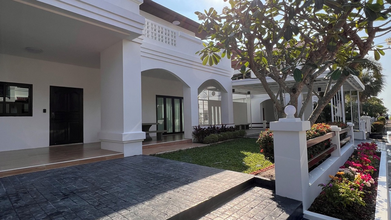 Photo of Patio Balcony in Na Chom Thian