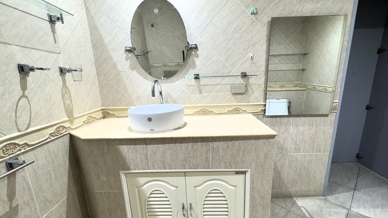 Photo of Bathroom in Pratumnak Hill