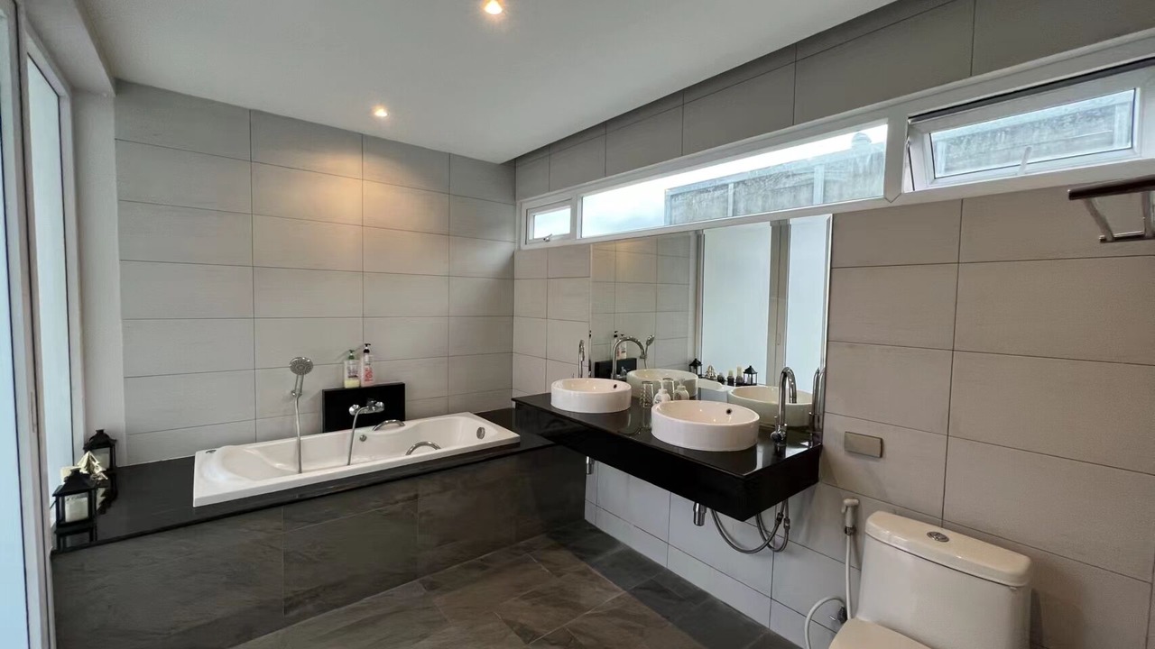 Photo of Bathroom in Kamala