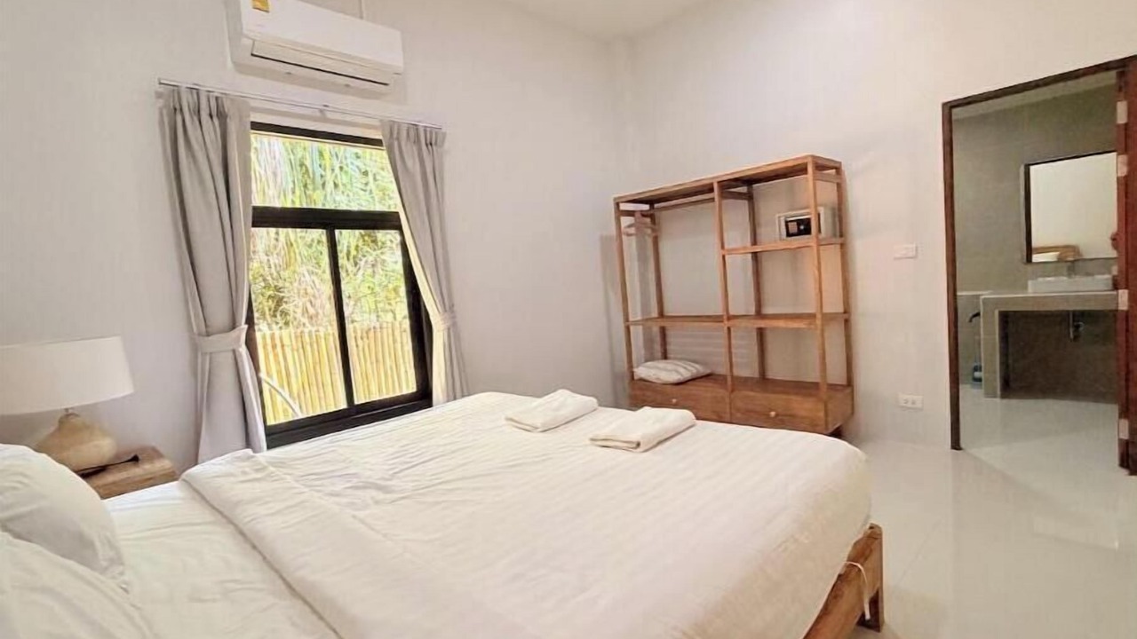 Photo of Bedroom in Srithanu