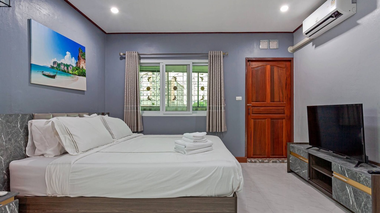 Photo of Bedroom in Phra Khanong