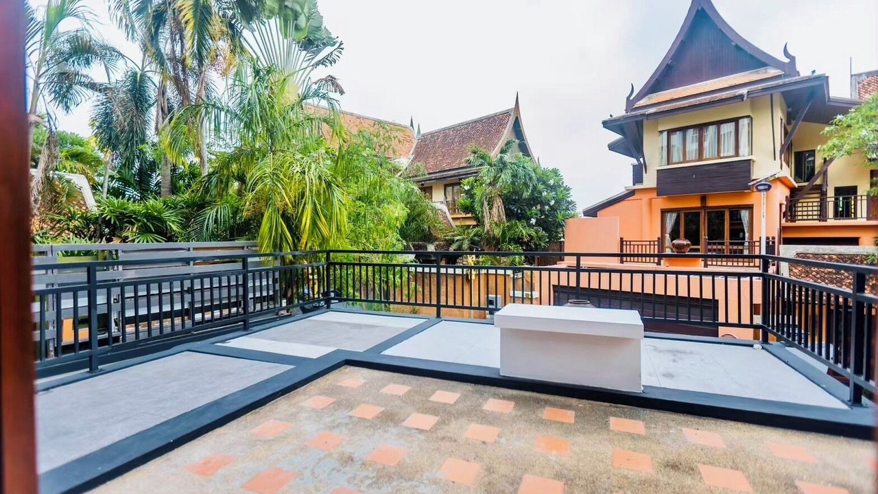 Photo of Patio Balcony in Na Chom Thian
