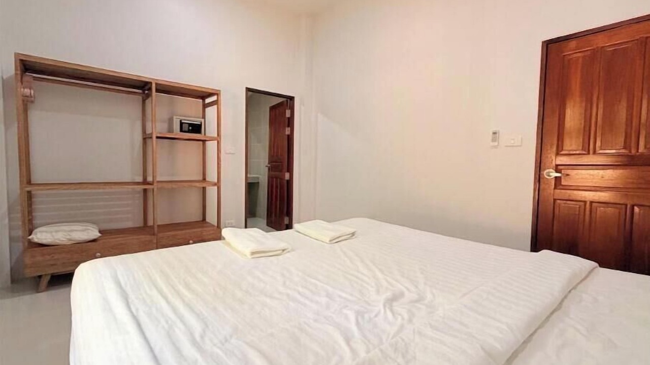 Photo of Bedroom in Srithanu