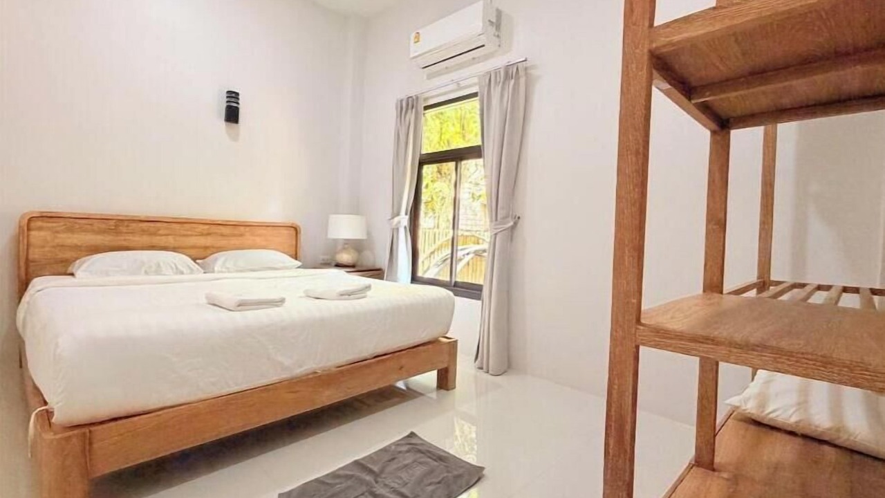 Photo of Bedroom in Srithanu