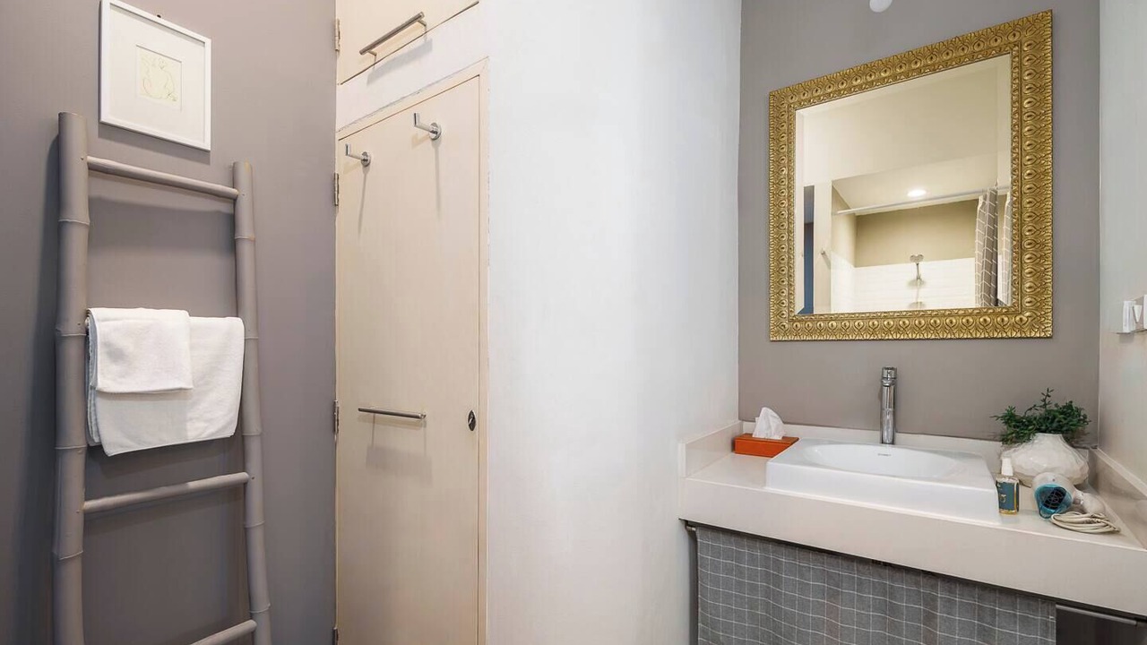 Photo of Bathroom in Si Phraya