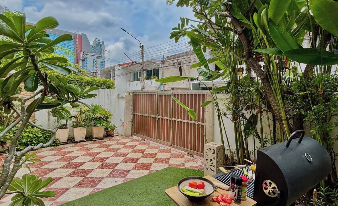 Photo of Outdoor in Khlong Tan