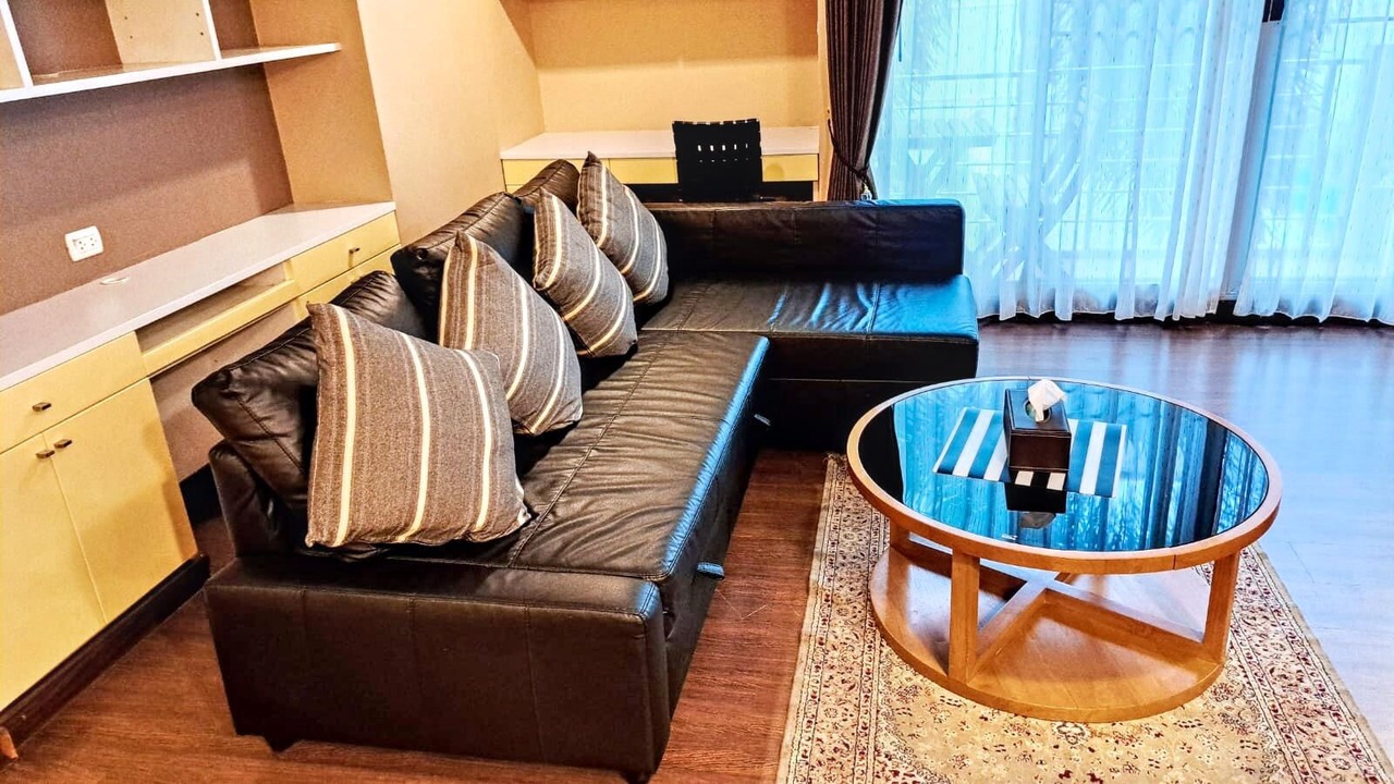 Photo of Livingroom in Khlong Toei Nuea