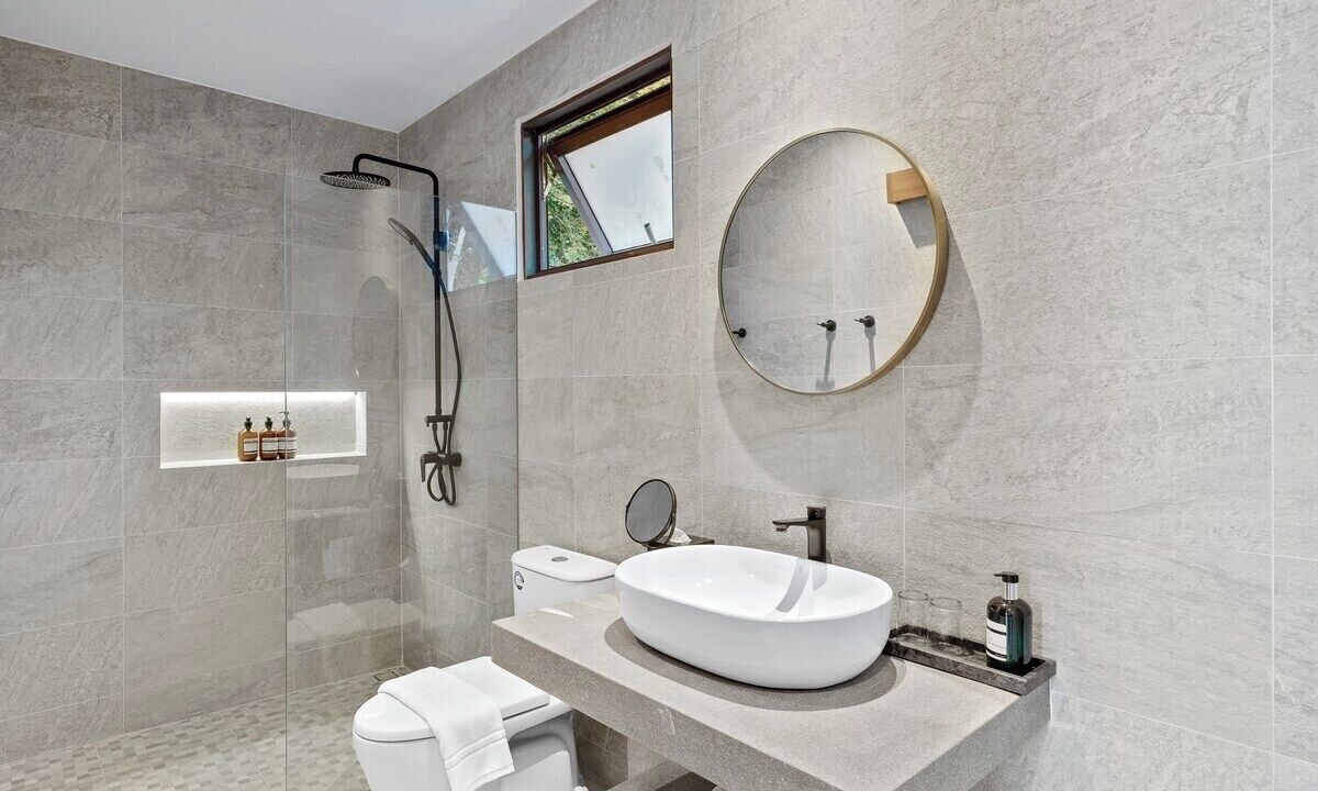 Photo of Bathroom in Ang Thong