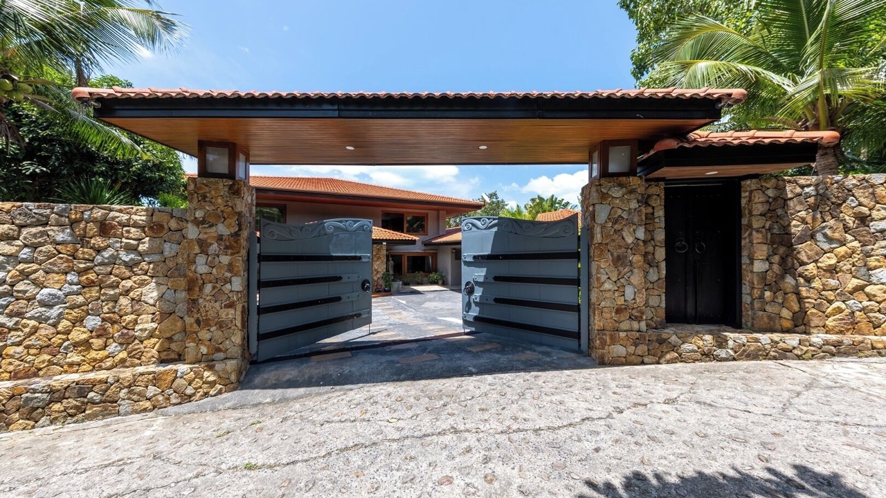 Photo of Outdoor in Moo 5