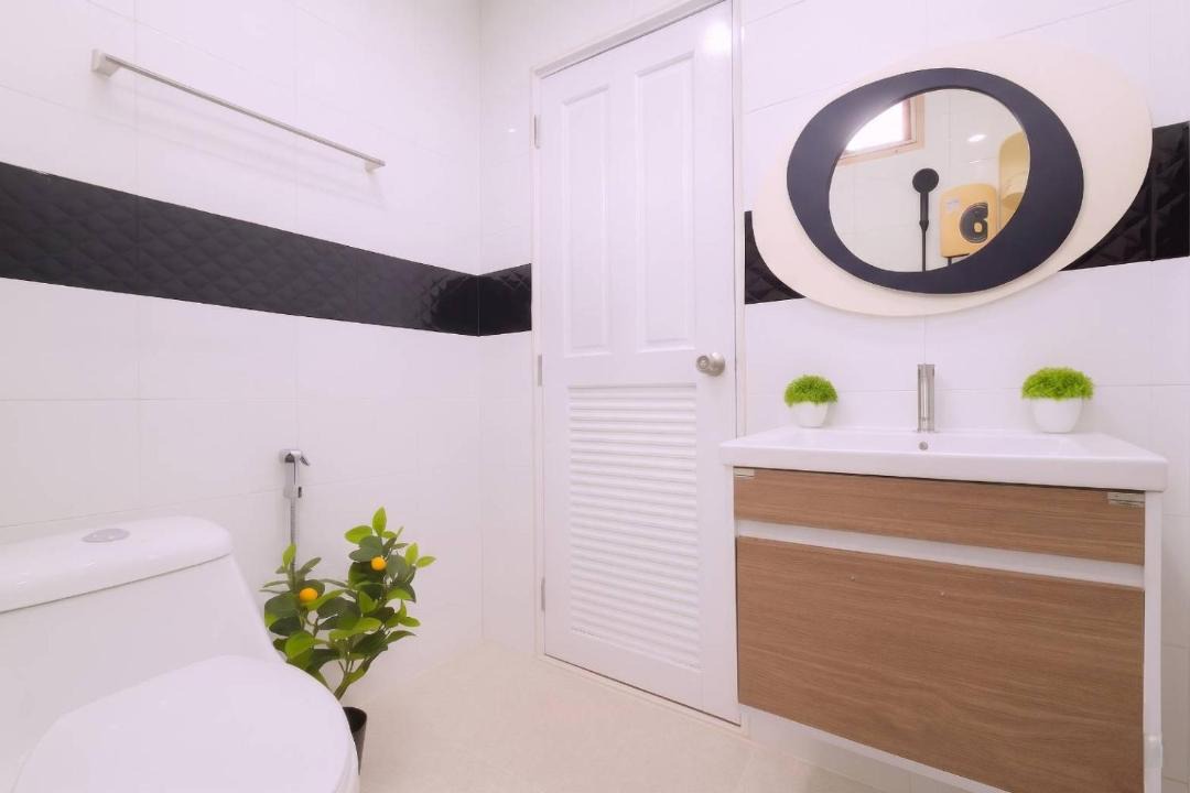 Photo of Bathroom in Nanai Road